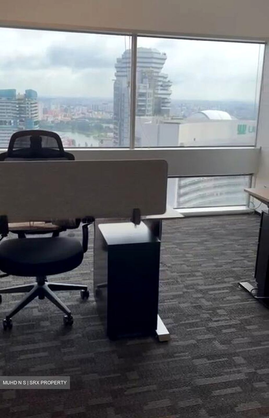 Gateway East (D7), Office #525306401